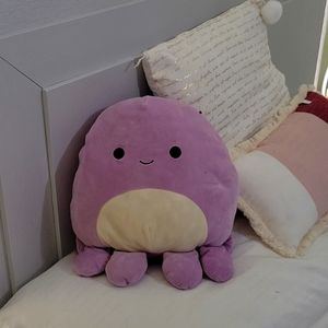 Violet the octopus squishmallow 🤍